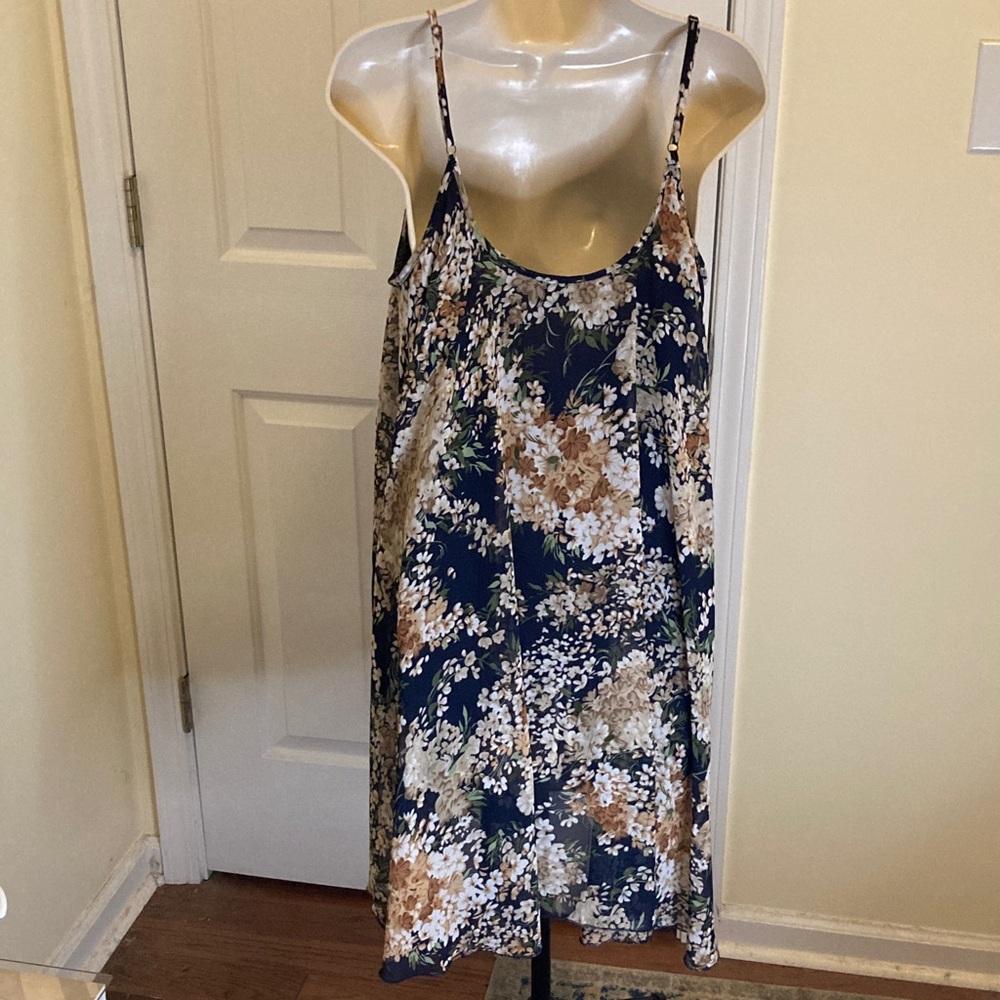 Bundle of 2!! Umgee babydoll Mini Dresses (both size small) - Picture 5 of 9